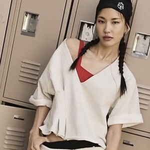 FREE PEOPLE MOVEMENT FOR THE WIN V NECK TEE SWEATSHIRT MEDIUM TOP